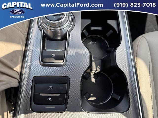 Photo of 2024 Iconic Silver Metallic Ford Edge