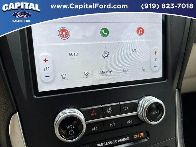 Photo of 2024 Iconic Silver Metallic Ford Edge