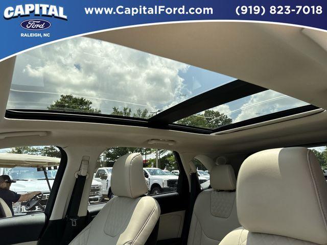 Photo of 2024 Iconic Silver Metallic Ford Edge