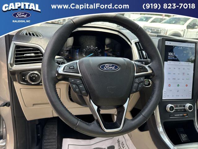 Photo of 2024 Iconic Silver Metallic Ford Edge