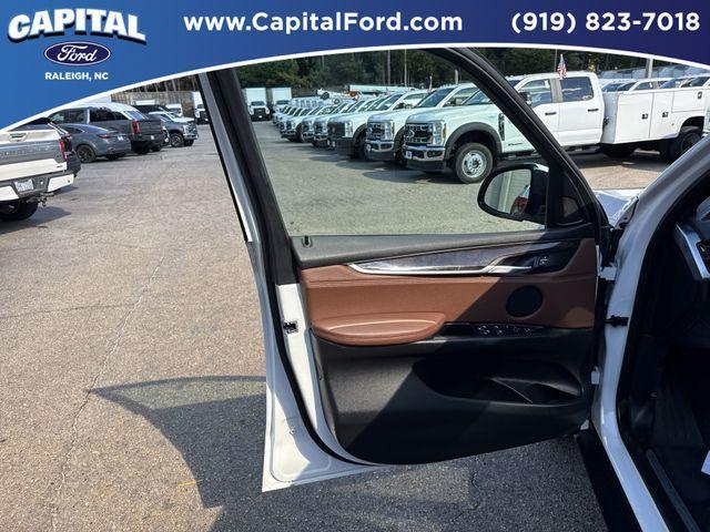 Photo of 2017 Alpine White BMW X5