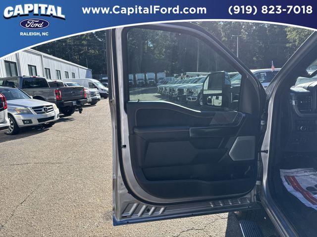 Photo of 2023 Iconic Silver Metallic Ford F-250