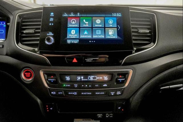 Photo of 2022 Blue Honda Pilot