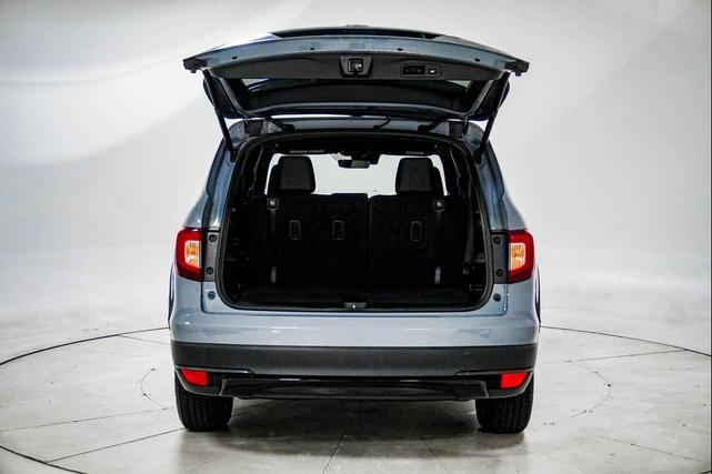 Photo of 2022 Blue Honda Pilot