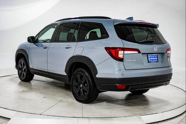 Photo of 2022 Blue Honda Pilot