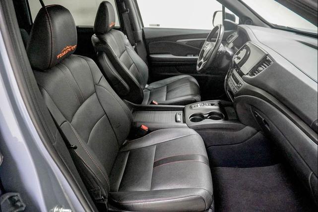 Photo of 2022 Blue Honda Pilot
