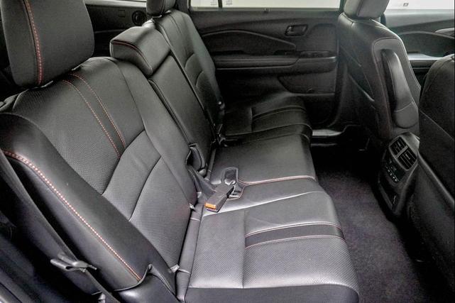 Photo of 2022 Blue Honda Pilot