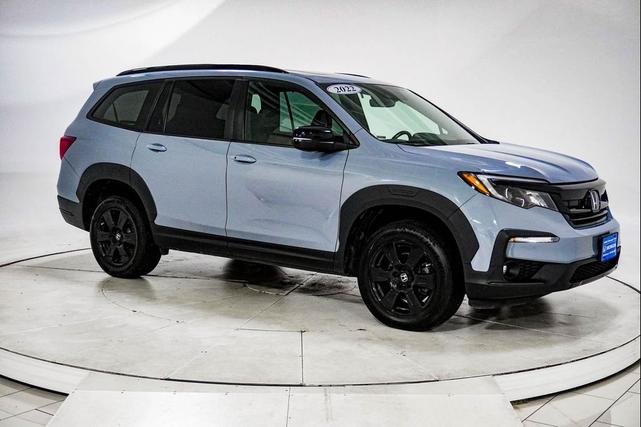 Photo of 2022 Blue Honda Pilot