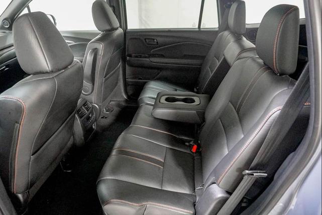 Photo of 2022 Blue Honda Pilot