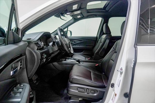 Photo of 2023 Platinum White Pearl Honda Ridgeline