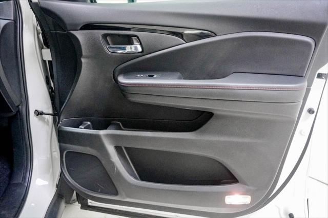 Photo of 2023 Platinum White Pearl Honda Ridgeline
