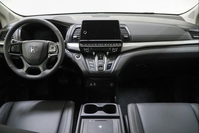 Photo of 2026 Platinum White Pearl Honda Odyssey