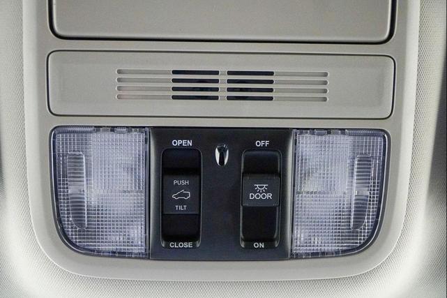 Photo of 2026 Platinum White Pearl Honda Odyssey