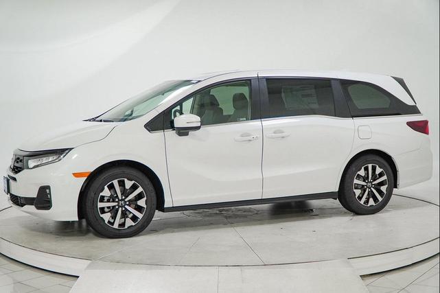 Photo of 2026 Platinum White Pearl Honda Odyssey