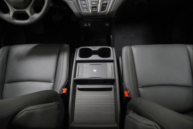 Photo of 2026 Platinum White Pearl Honda Odyssey