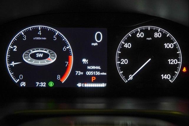 Photo of 2025 Platinum White Pearl Honda CR-V