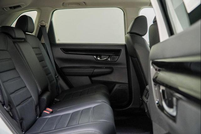 Photo of 2025 Platinum White Pearl Honda CR-V