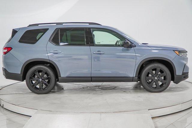 Photo of 2025 Sonic Gray Pearl Honda Pilot