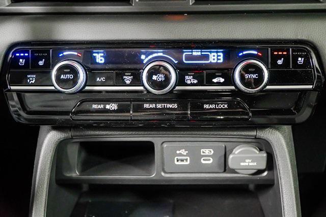 Photo of 2025 Sonic Gray Pearl Honda Pilot