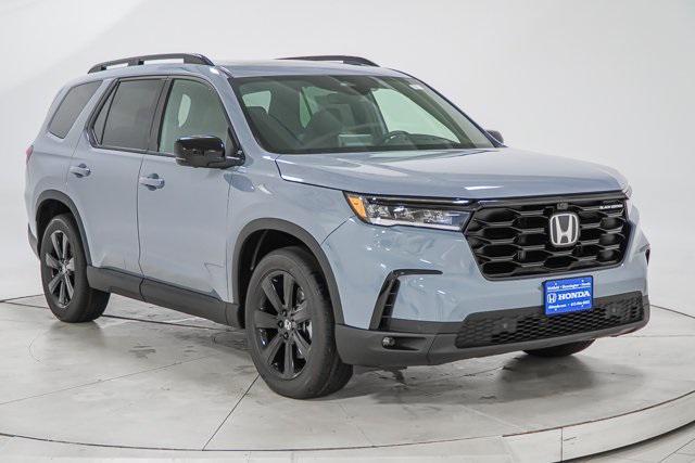 Photo of 2025 Sonic Gray Pearl Honda Pilot