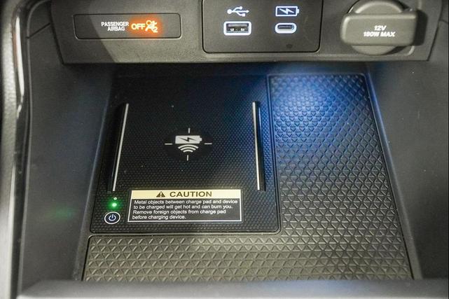 Photo of 2025 Platinum White Pearl Honda CR-V