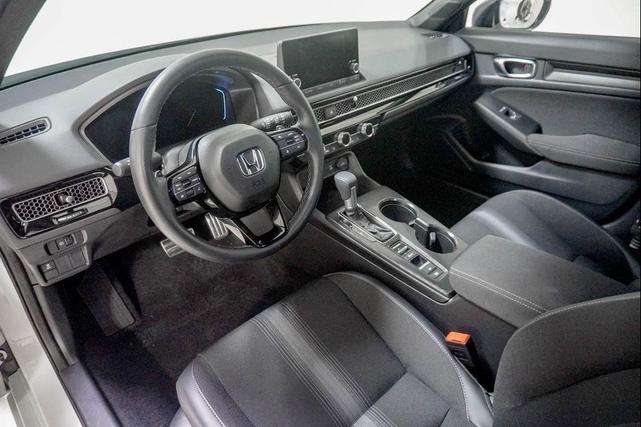 Photo of 2025 Platinum White Pearl Honda Civic
