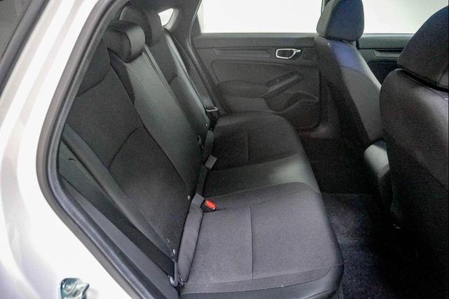 Photo of 2025 Platinum White Pearl Honda Civic