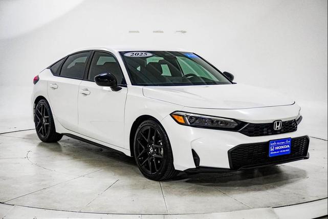 Photo of 2025 Platinum White Pearl Honda Civic