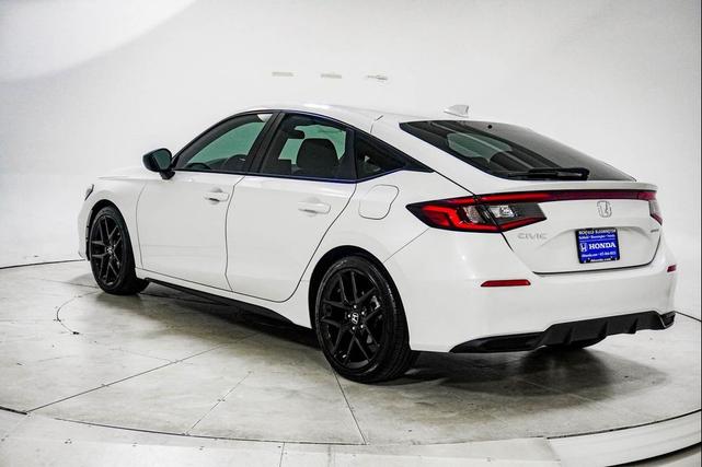 Photo of 2025 Platinum White Pearl Honda Civic