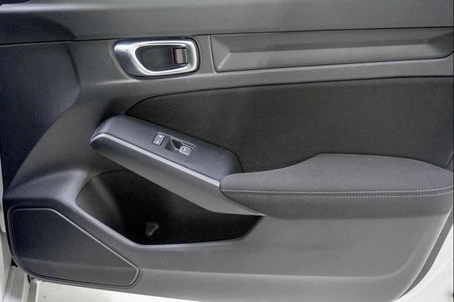 Photo of 2025 Platinum White Pearl Honda Civic