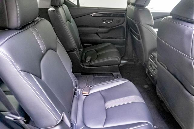 Photo of 2025 Crystal Black Pearl Honda Pilot