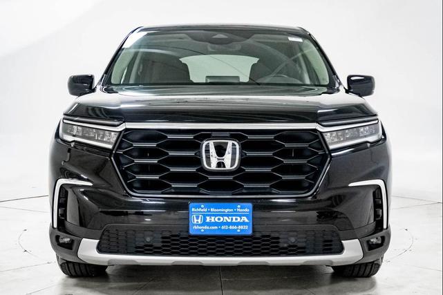 Photo of 2025 Crystal Black Pearl Honda Pilot