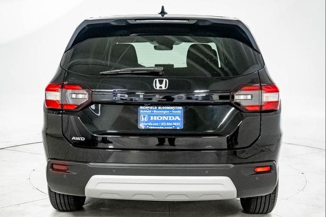 Photo of 2025 Crystal Black Pearl Honda Pilot