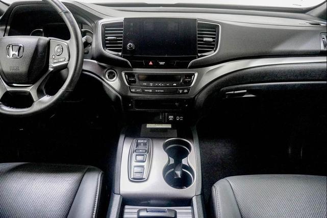 Photo of 2023 Crystal Black Pearl Honda Passport