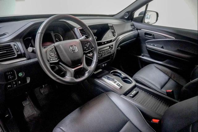 Photo of 2023 Crystal Black Pearl Honda Passport