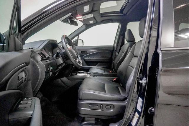 Photo of 2023 Crystal Black Pearl Honda Passport