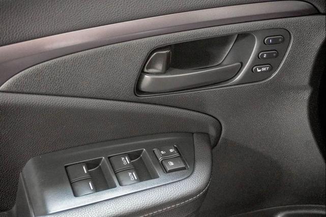 Photo of 2023 Crystal Black Pearl Honda Passport