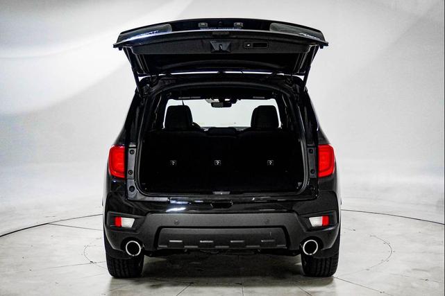 Photo of 2023 Crystal Black Pearl Honda Passport