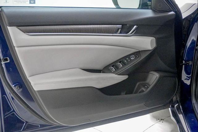 Photo of 2018 Still Night Pearl Honda Accord