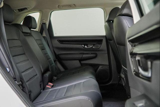Photo of 2025 Platinum White Pearl Honda CR-V