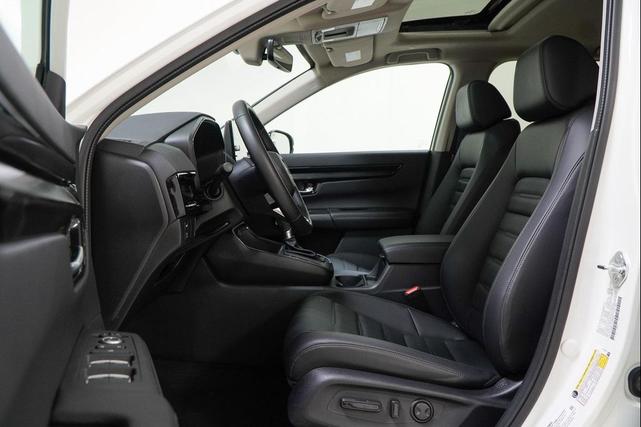 Photo of 2025 Platinum White Pearl Honda CR-V