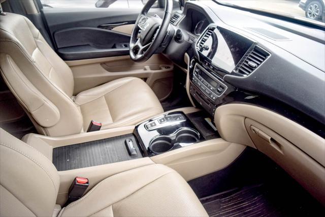Photo of 2022 Deep Scarlet Pearl Honda Pilot