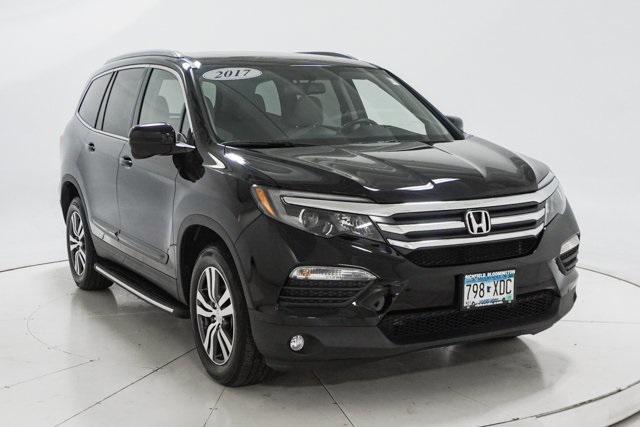 Photo of 2017 Crystal Black Pearl Honda Pilot