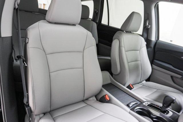 Photo of 2017 Crystal Black Pearl Honda Pilot