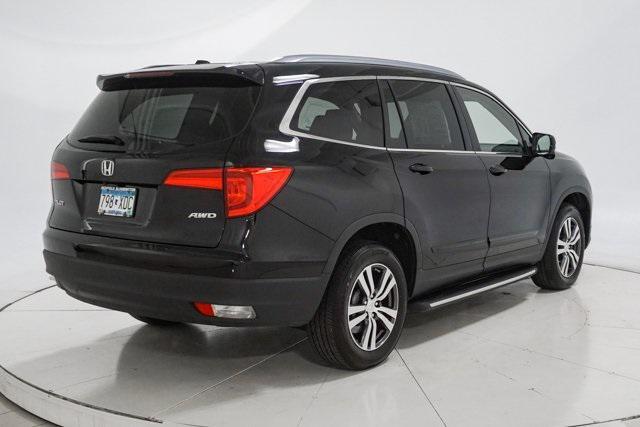 Photo of 2017 Crystal Black Pearl Honda Pilot