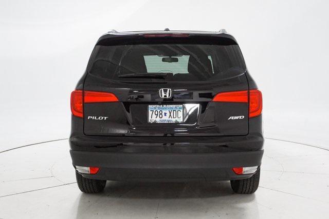 Photo of 2017 Crystal Black Pearl Honda Pilot