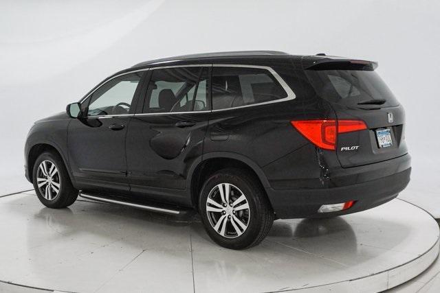 Photo of 2017 Crystal Black Pearl Honda Pilot