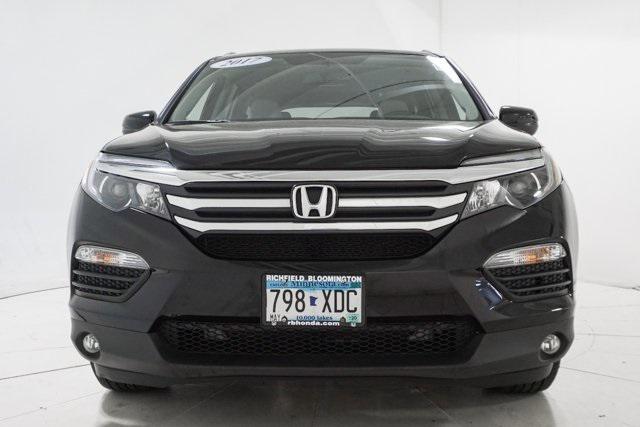 Photo of 2017 Crystal Black Pearl Honda Pilot