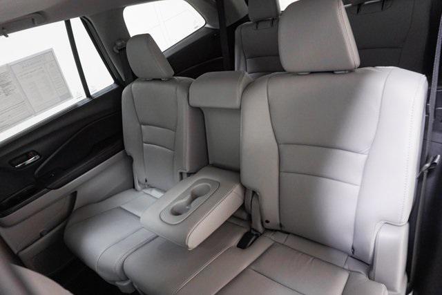 Photo of 2017 Crystal Black Pearl Honda Pilot