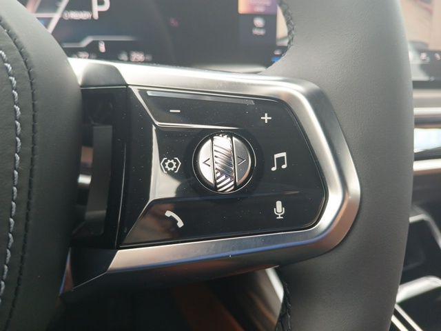 Photo of 2025 Black Sapphire Metallic BMW i7